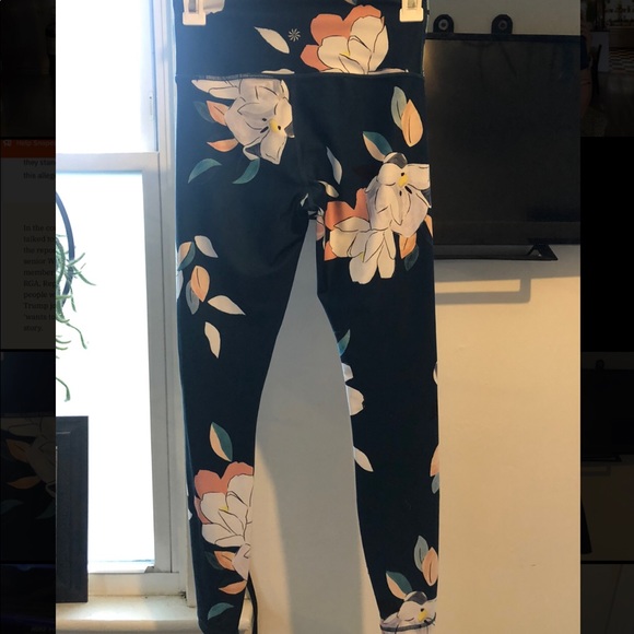 Athlete Leggings - Picture 2 of 4